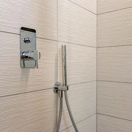 Escape - In The Heart Of Motorvalley Apartman